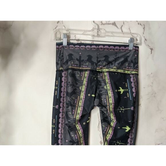 Teeki Legging Women Small Gray Crop Capri Cactus Southwest Horse Desert Wild - Picture 2 of 7